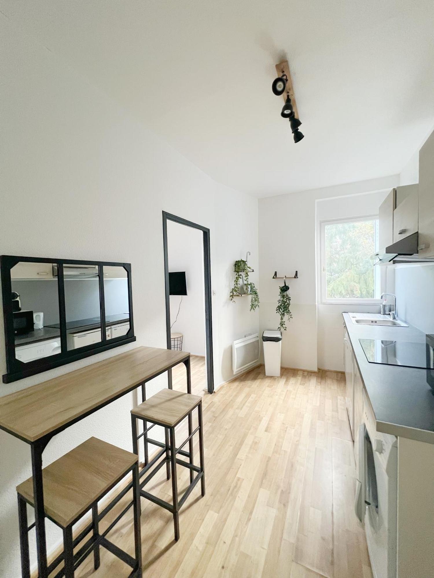 L'industriel De Kleber - Gare - Netflix - Calme Apartment *
